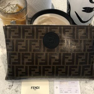 ♥️FENDI “ZUCCA” 💯AUTHENTIC REAL CLUTCH 2019🦋